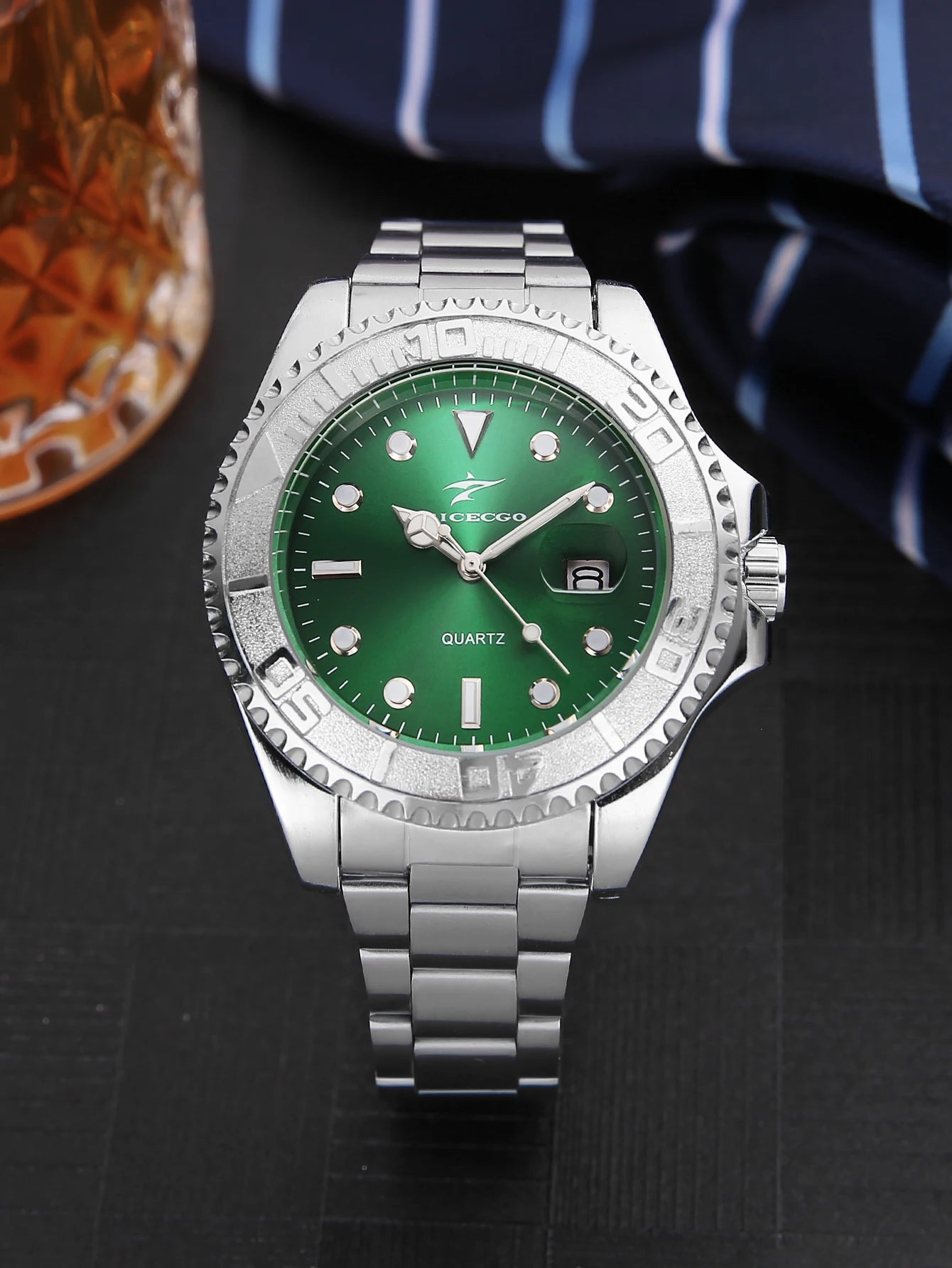 Men's quartz wristwatch with stainless steel strap for casual sports, available in multiple colors for business and leisure, ver