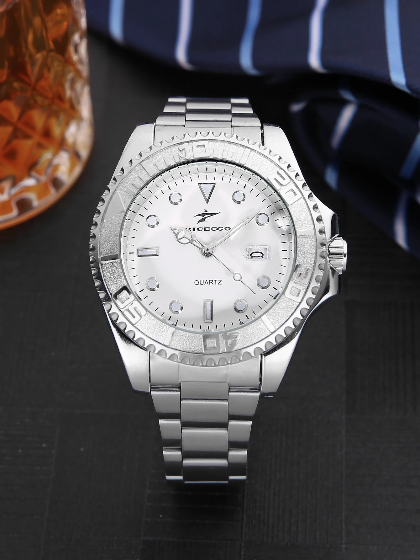 Men's quartz wristwatch with stainless steel strap for casual sports, available in multiple colors for business and leisure, ver