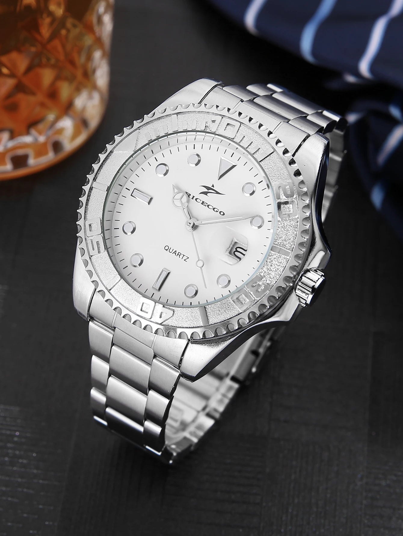 Men's quartz wristwatch with stainless steel strap for casual sports, available in multiple colors for business and leisure, ver