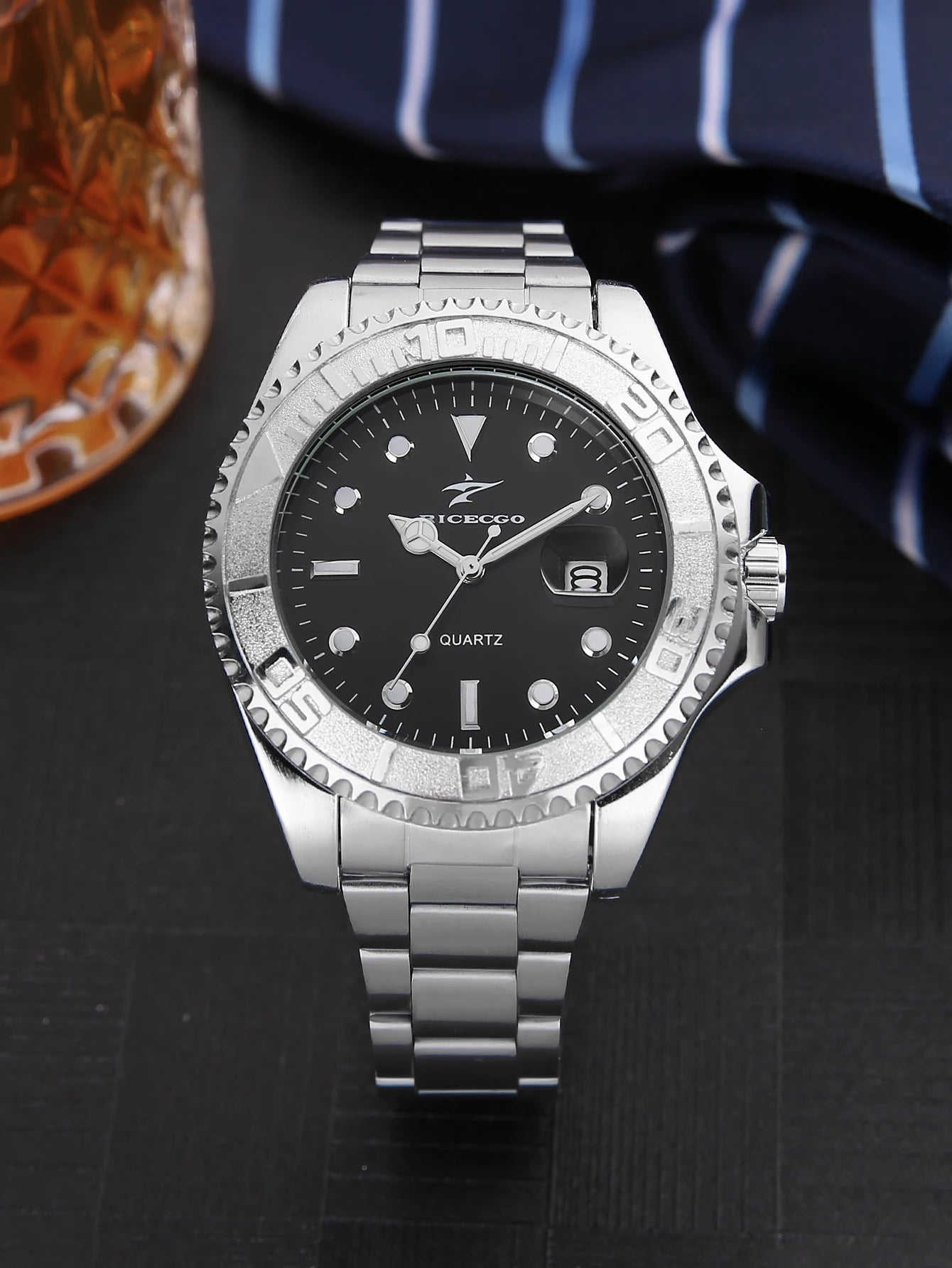 Men's quartz wristwatch with stainless steel strap for casual sports, available in multiple colors for business and leisure, ver