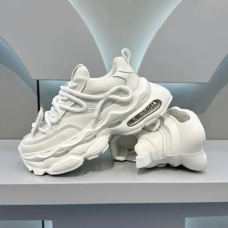 New Discounted Men's Shoes Thick soled Tall Fashion Casual Shoes Comfortable Soft soled Mountaineering Sports Shoes sneakers men