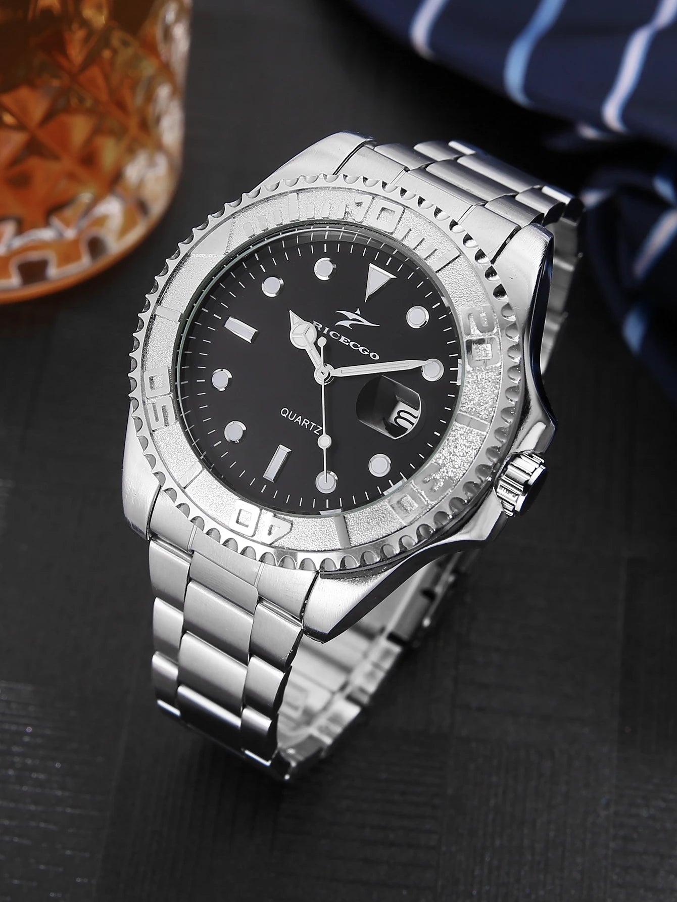Men's quartz wristwatch with stainless steel strap for casual sports, available in multiple colors for business and leisure, ver