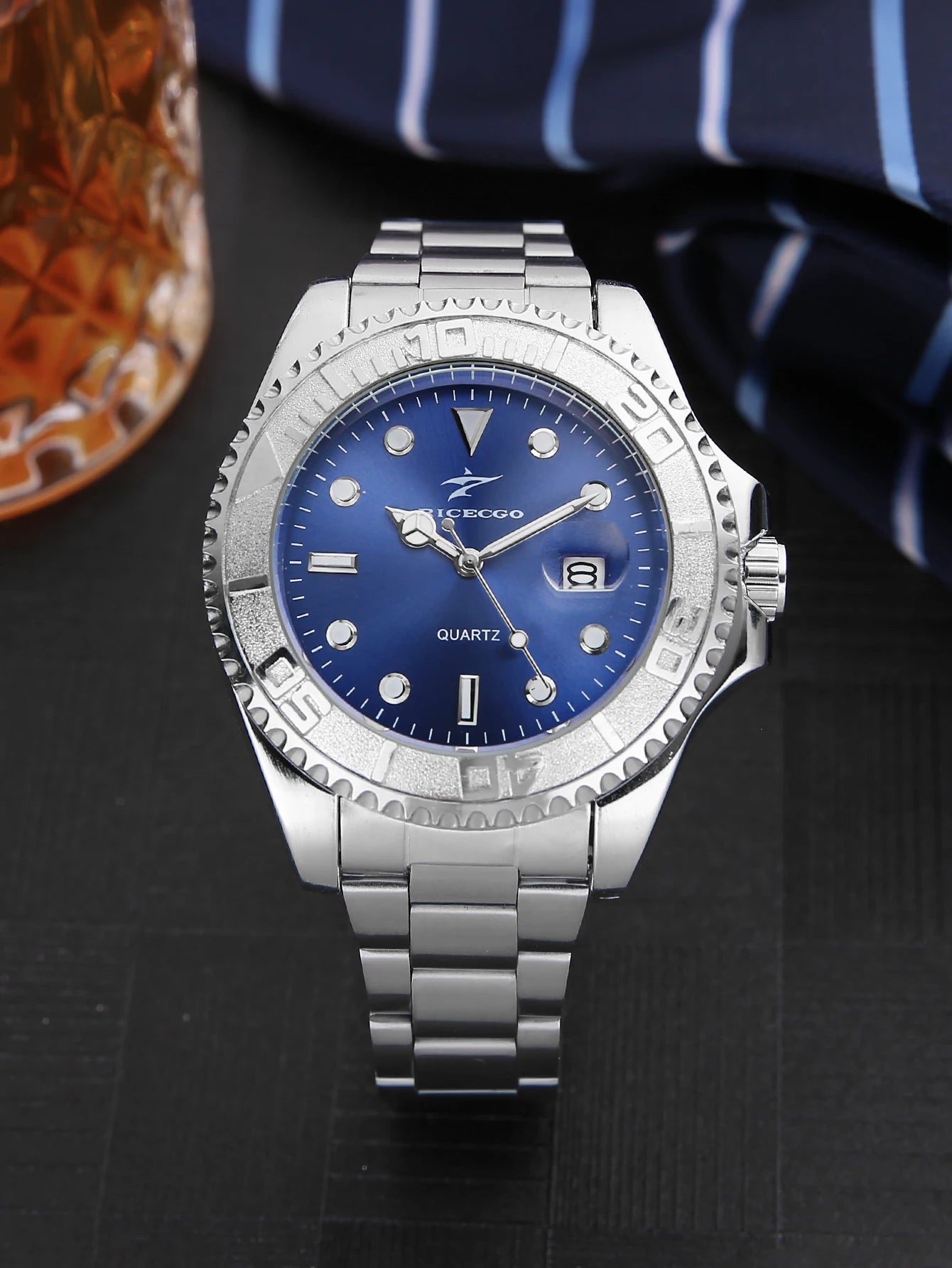Men's quartz wristwatch with stainless steel strap for casual sports, available in multiple colors for business and leisure, ver